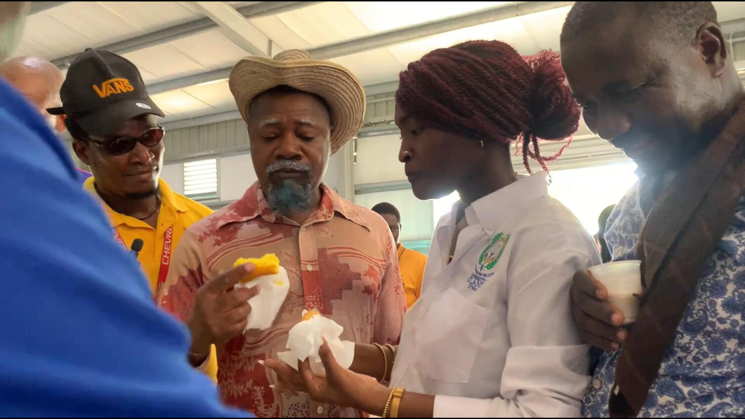 Flash: Tonton Bicha Présent à l'inauguration de l'usine Met Fèy Vèt